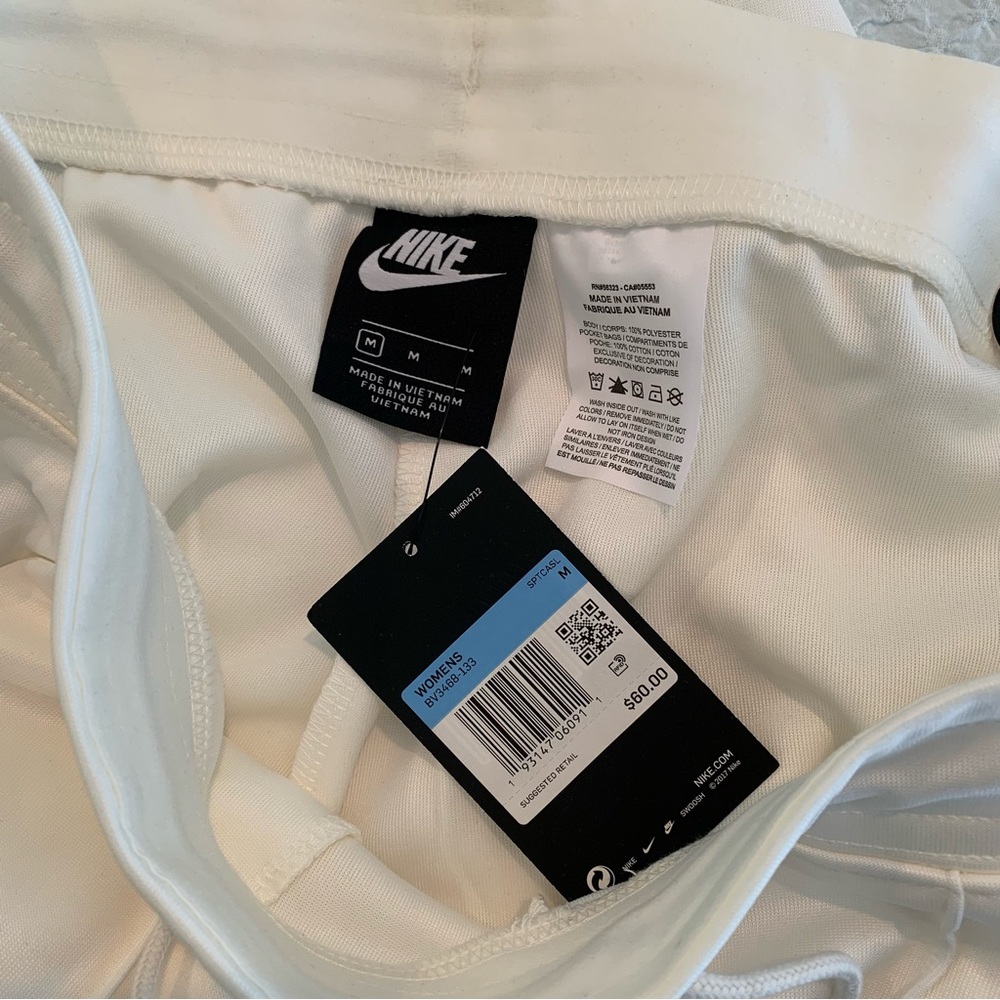 NWT Women’s NIKE Logo Cream Standard Fit Athletic Pants Swoosh Medium M Joggers - Picture 7 of 8